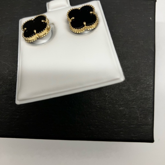 NWT 14 K real gold clover earrings - Picture 3 of 3